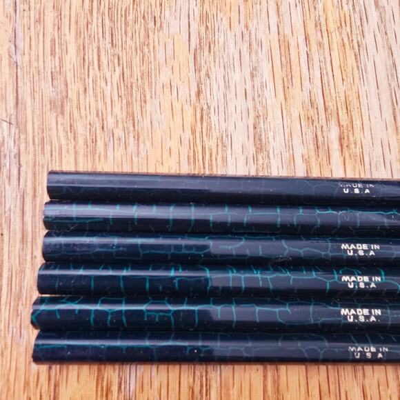 Vtg VENUS DRAWING PENCILS 3800 2H Green Veined 5 Pencils American Pencil Co - Picture 3 of 3